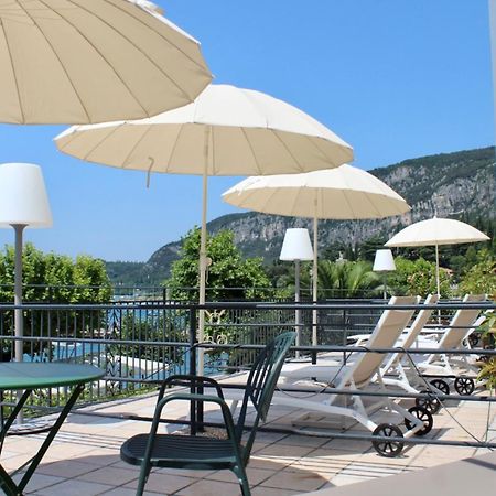 Hotel Tre Corone Garda  Exteriör bild