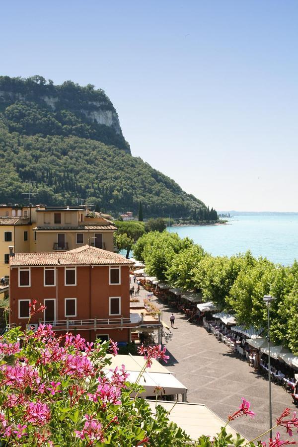 Hotel Tre Corone Garda  Exteriör bild